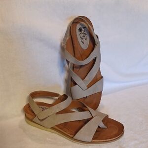 Jessica Cline Sandals Women's Size 9